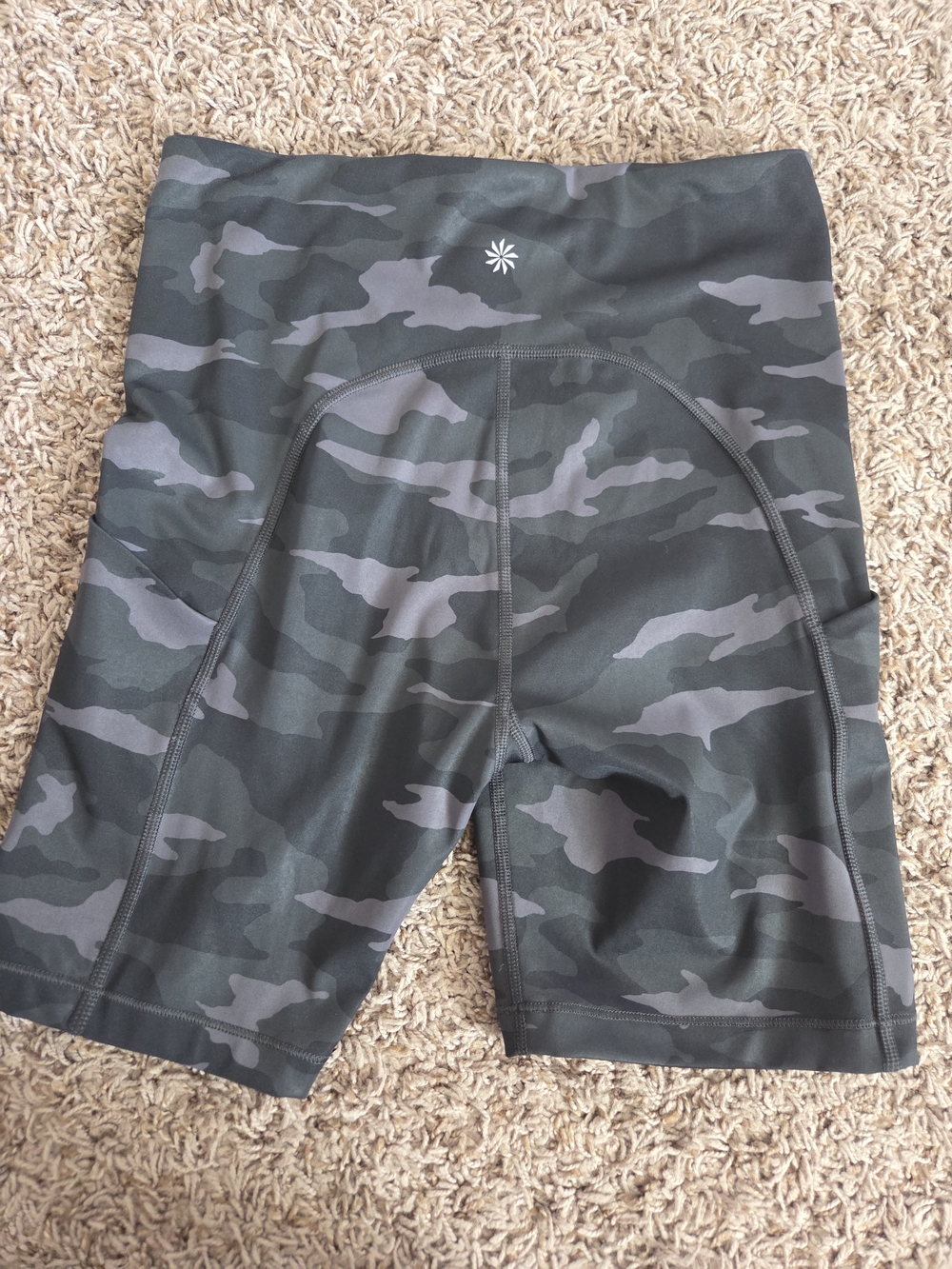Athleta Ultimate Stash Pockets Camo 7"